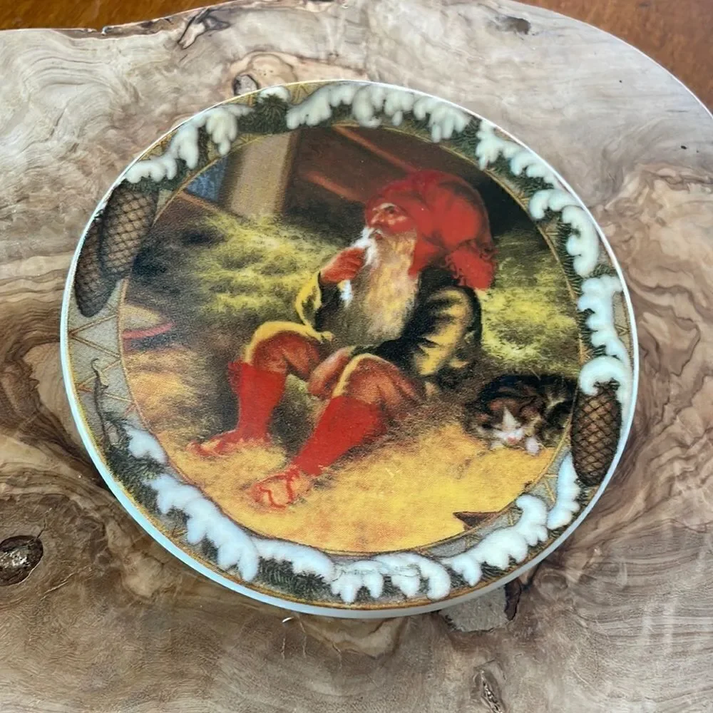 Vintage Arabia Finland Collectible Wall Christmas Plate